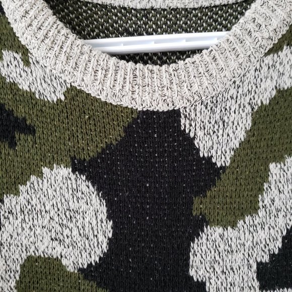 Camouflage Sweater Dress - Picture 3 of 6